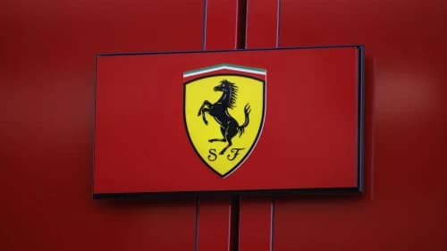 Ferrari festeggia 96 anni mentre i commenti dei tifosi esplodono