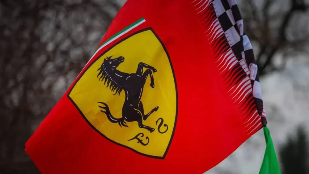 Ferrari tra critiche “imbarazzanti” e la promessa di Piero Ferrari: “Torneremo a vincere”